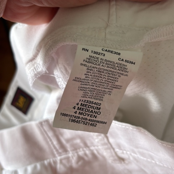 NWT Lee womens Ultra Lux Comfort With Flex-to-go Cargo Skort, white, size 4 - Picture 12 of 12